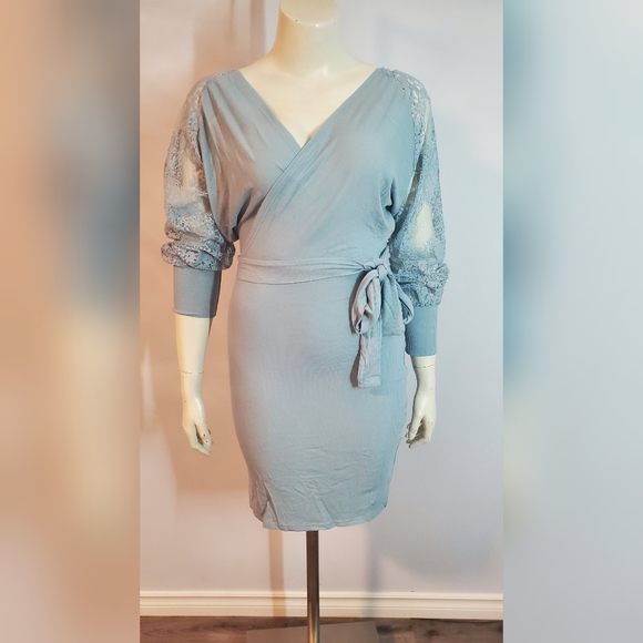 NWOT💥HOST PICK💥Blue Crochet Lace fitted Dress - Picture 3 of 8